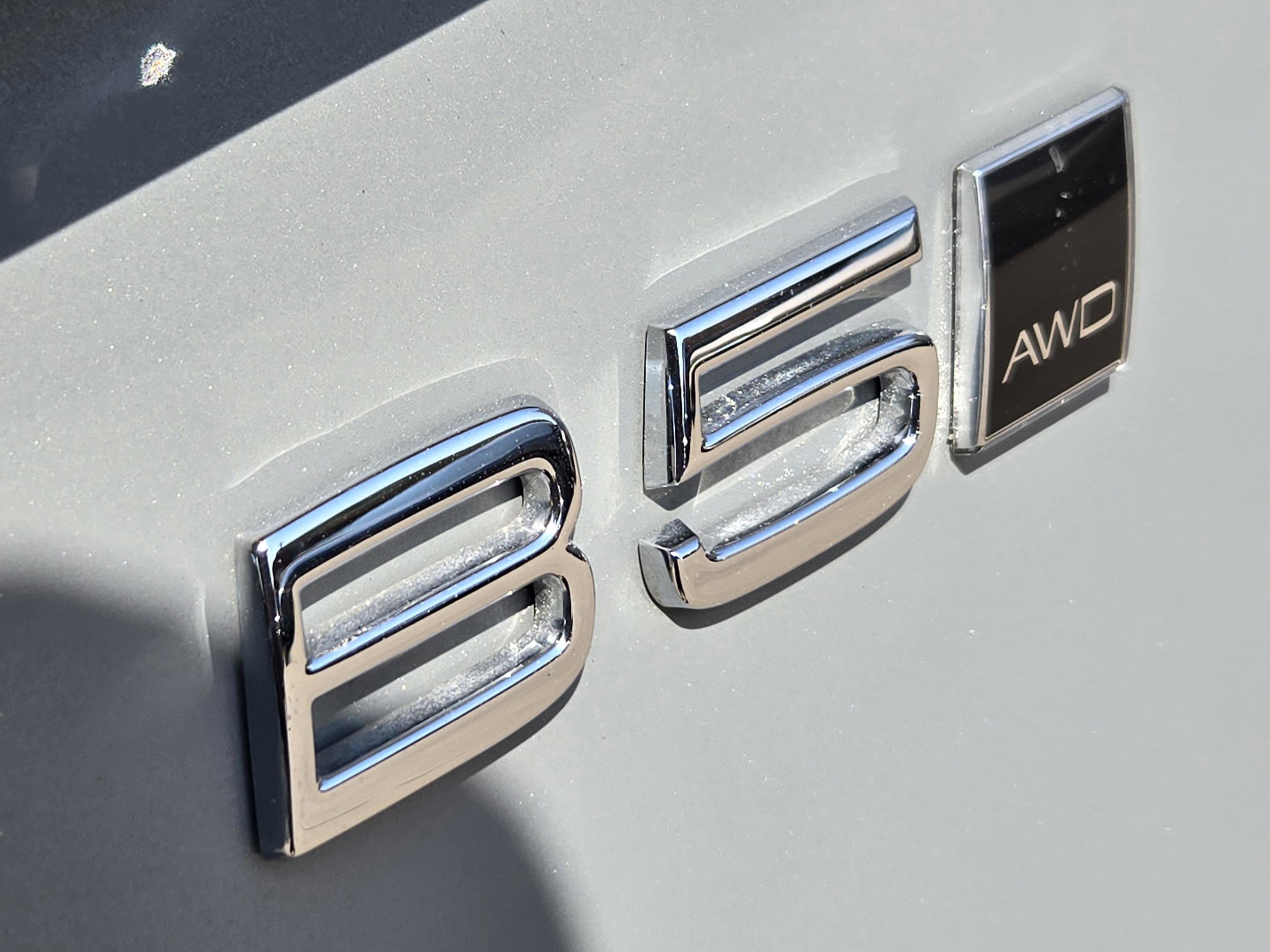 Used 2025 Volvo XC90 B5 Ultra w/ Protection Package Premier image 11