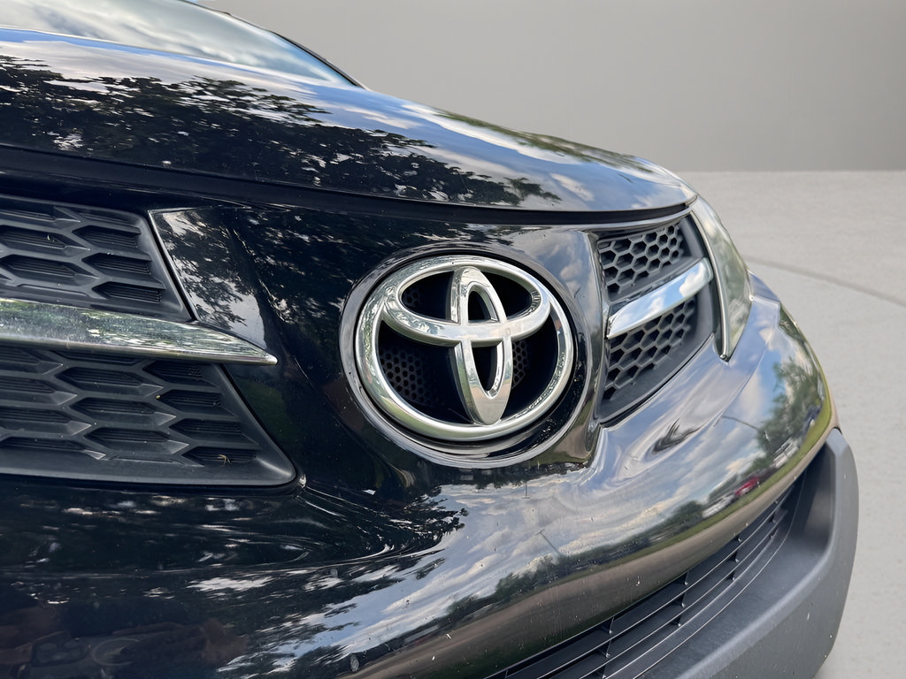 Used 2013 Toyota RAV4 Limited FWD image 11