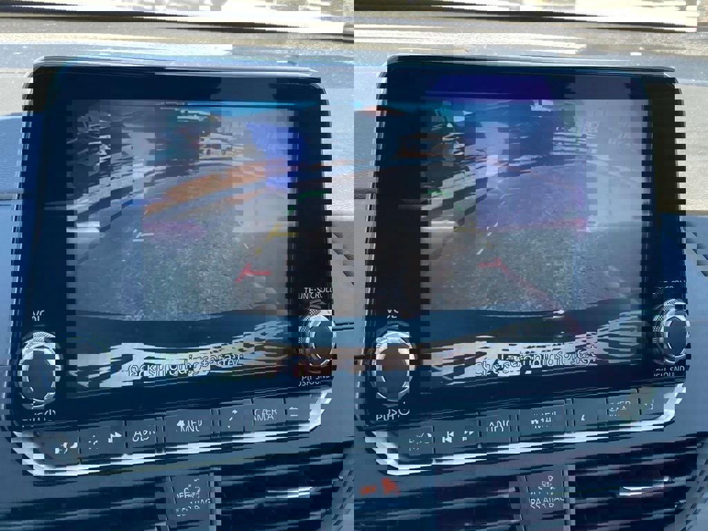 Used 2025 Nissan Altima 2.5 SV image 17