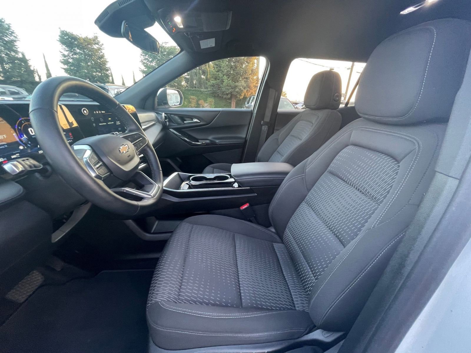 Used 2025 Chevrolet Equinox LT image 27