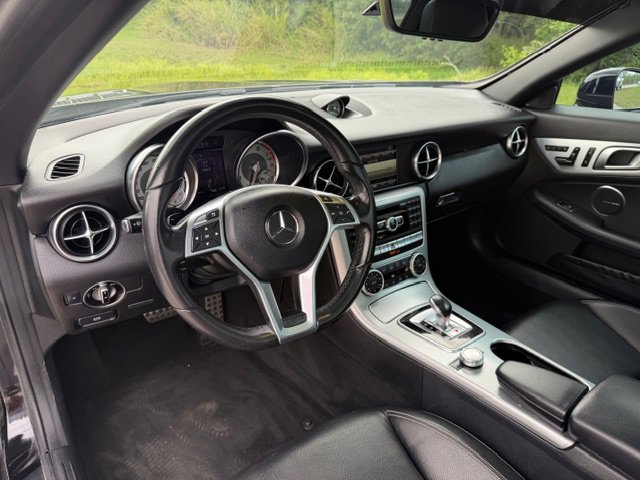 Used 2016 Mercedes-Benz SLK 300 w/ Premium 2 Package image 11