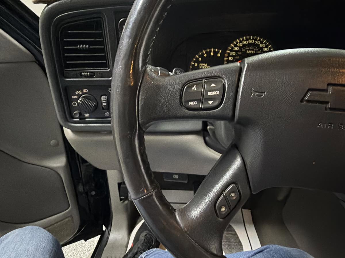 Used 2005 Chevrolet Avalanche Z71 w/ Sun And Sound Package image 16