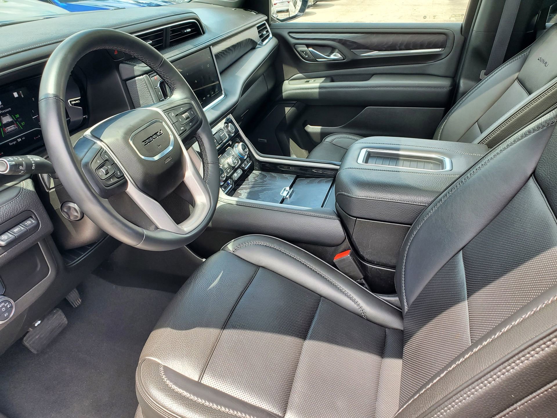 Used 2023 GMC Yukon XL Denali AWD/4WD image 20