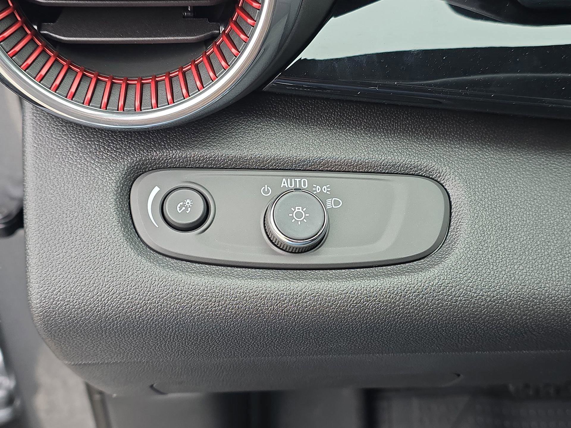 New 2026 Chevrolet Trax RS w/ Sunroof Package image 16