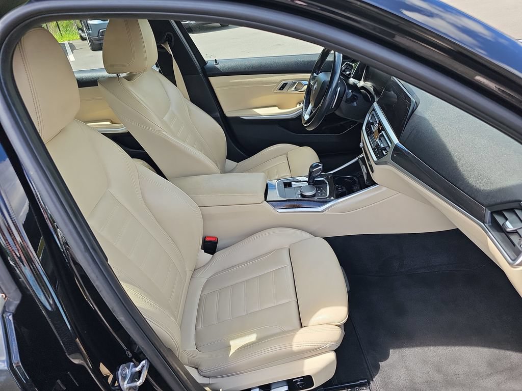 Used 2020 BMW 330i xDrive Sedan w/ Premium Package AWD/4WD image 11