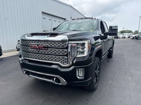 Used 2022 GMC Sierra 3500 Denali w/ Denali Black Diamond Edition AWD/4WD image 5