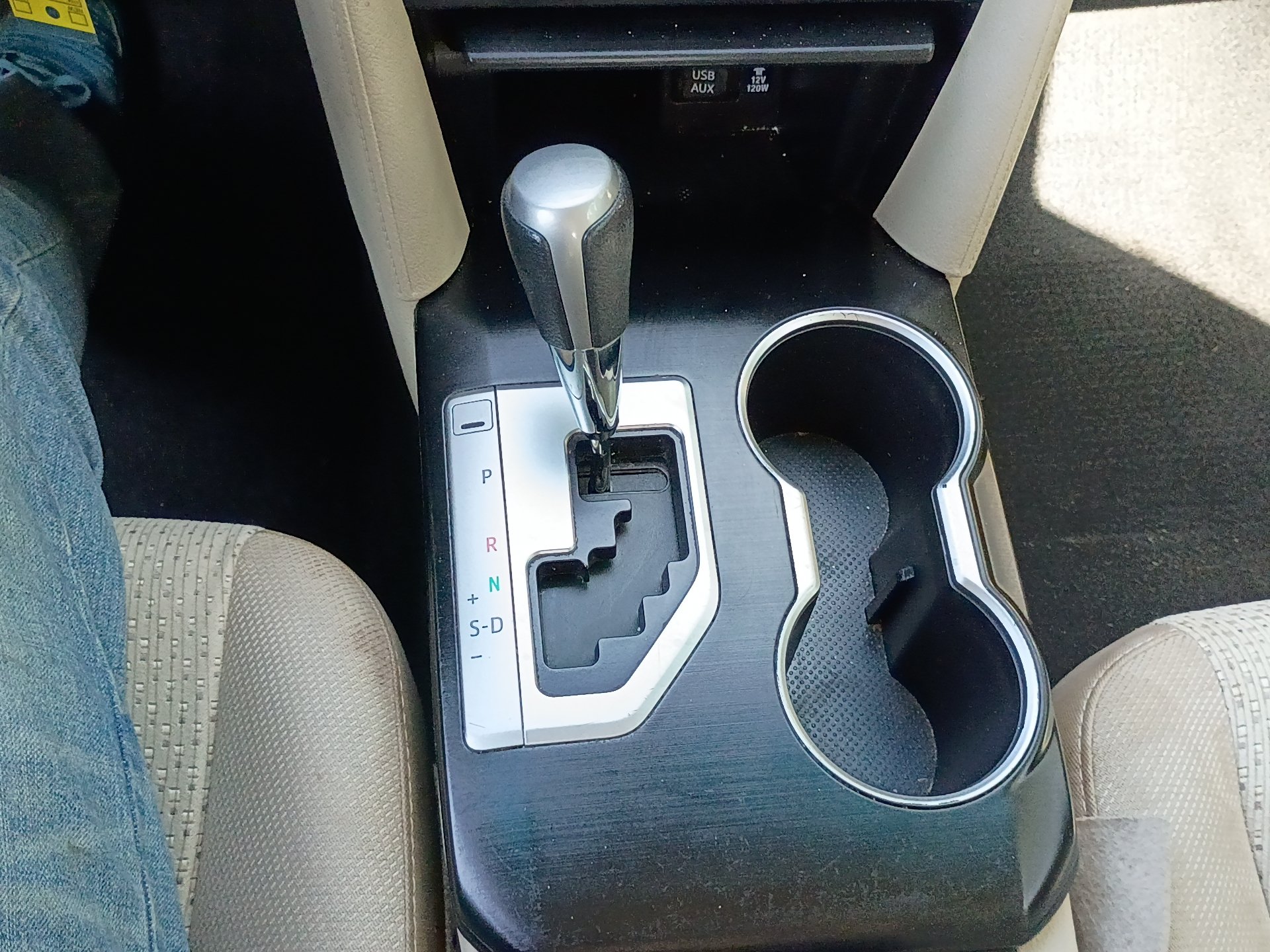 Used 2014 Toyota Camry FWD image 21