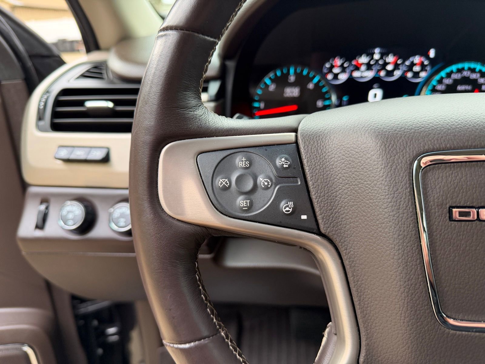 Used 2018 GMC Yukon XL Denali w/ Denali Ultimate Package image 14