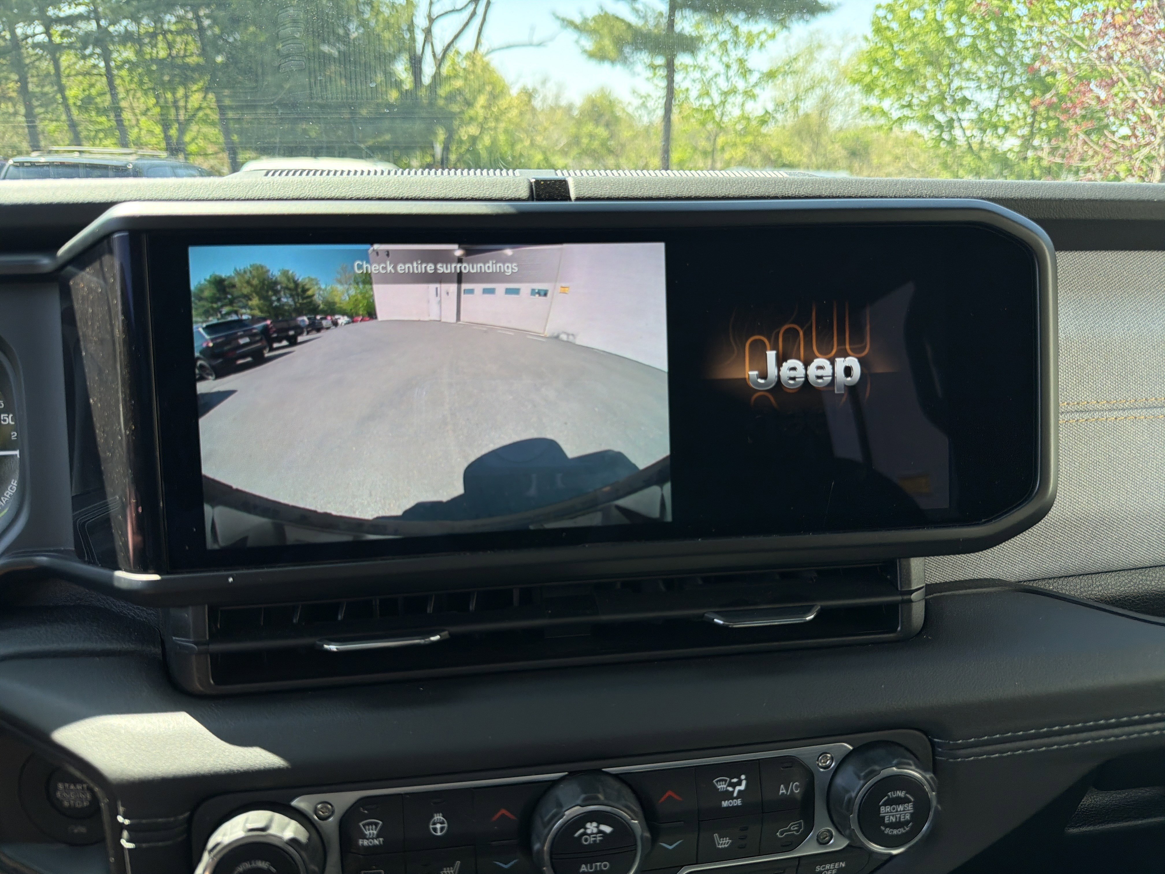 Certified 2025 Jeep Wrangler Unlimited Sahara AWD/4WD image 25