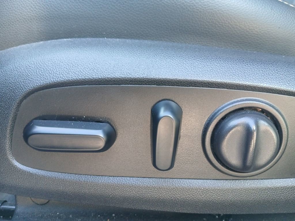 Used 2018 GMC Acadia SLT image 16