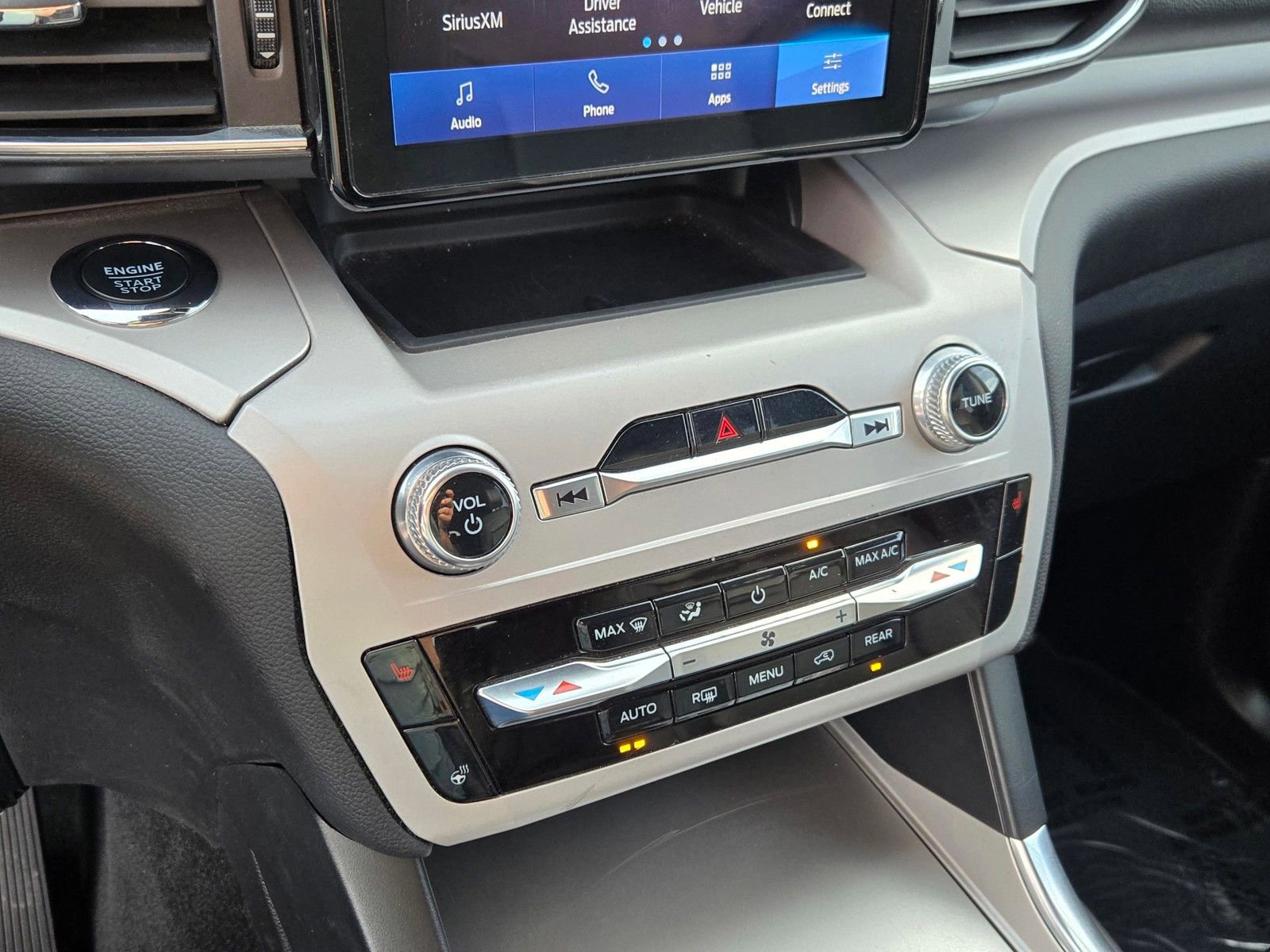 Used 2023 Ford Explorer XLT w/ Equipment Group 202A image 17