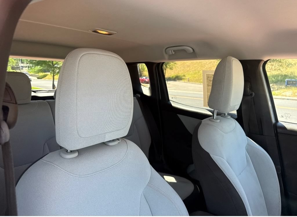 Used 2015 Jeep Renegade Latitude w/ Cold Weather Group FWD image 26