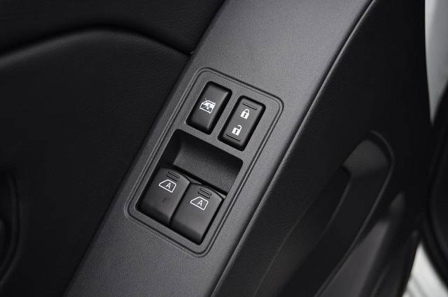 New 2026 Nissan Frontier S image 12