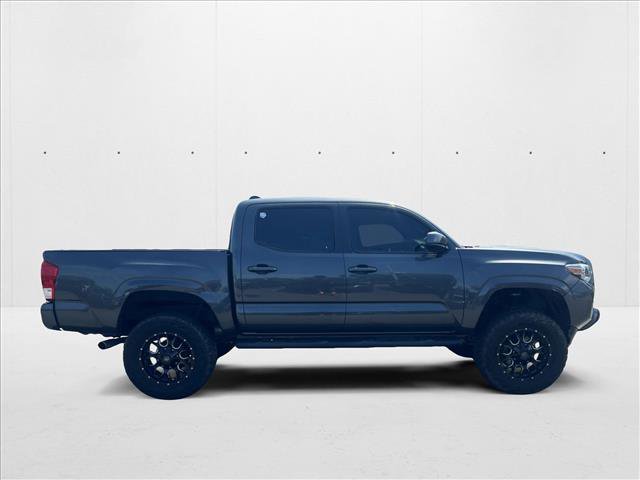 Used 2017 Toyota Tacoma SR image 4