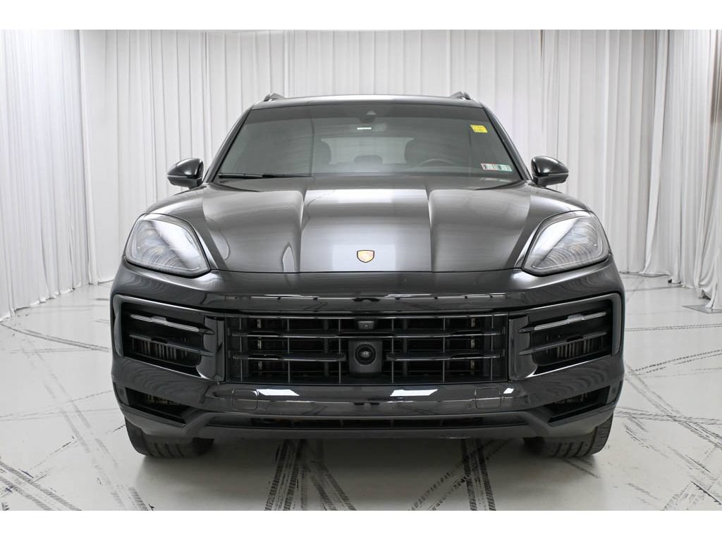 Used 2024 Porsche Cayenne S AWD/4WD image 3
