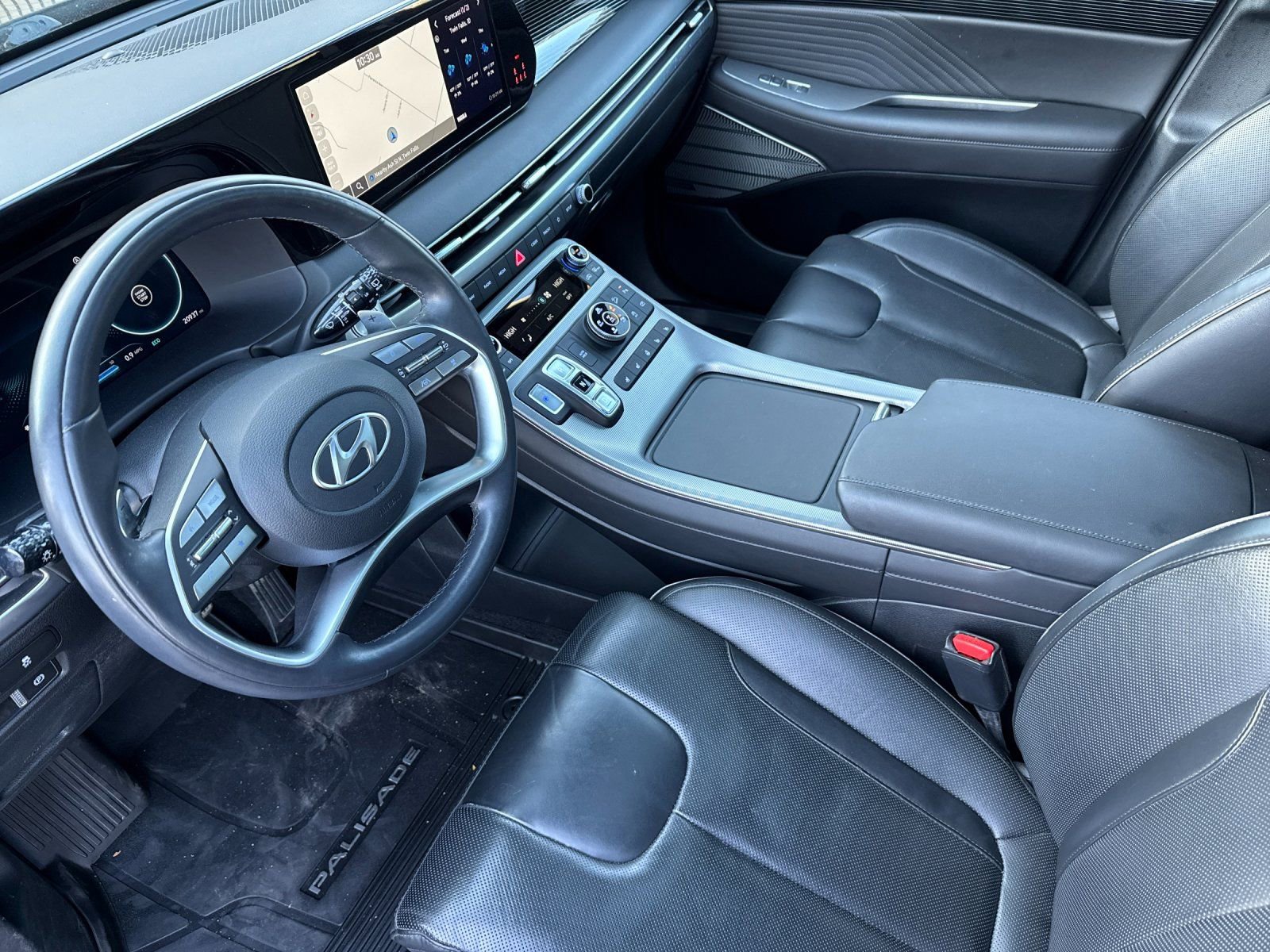 Used 2024 Hyundai Palisade Calligraphy image 9