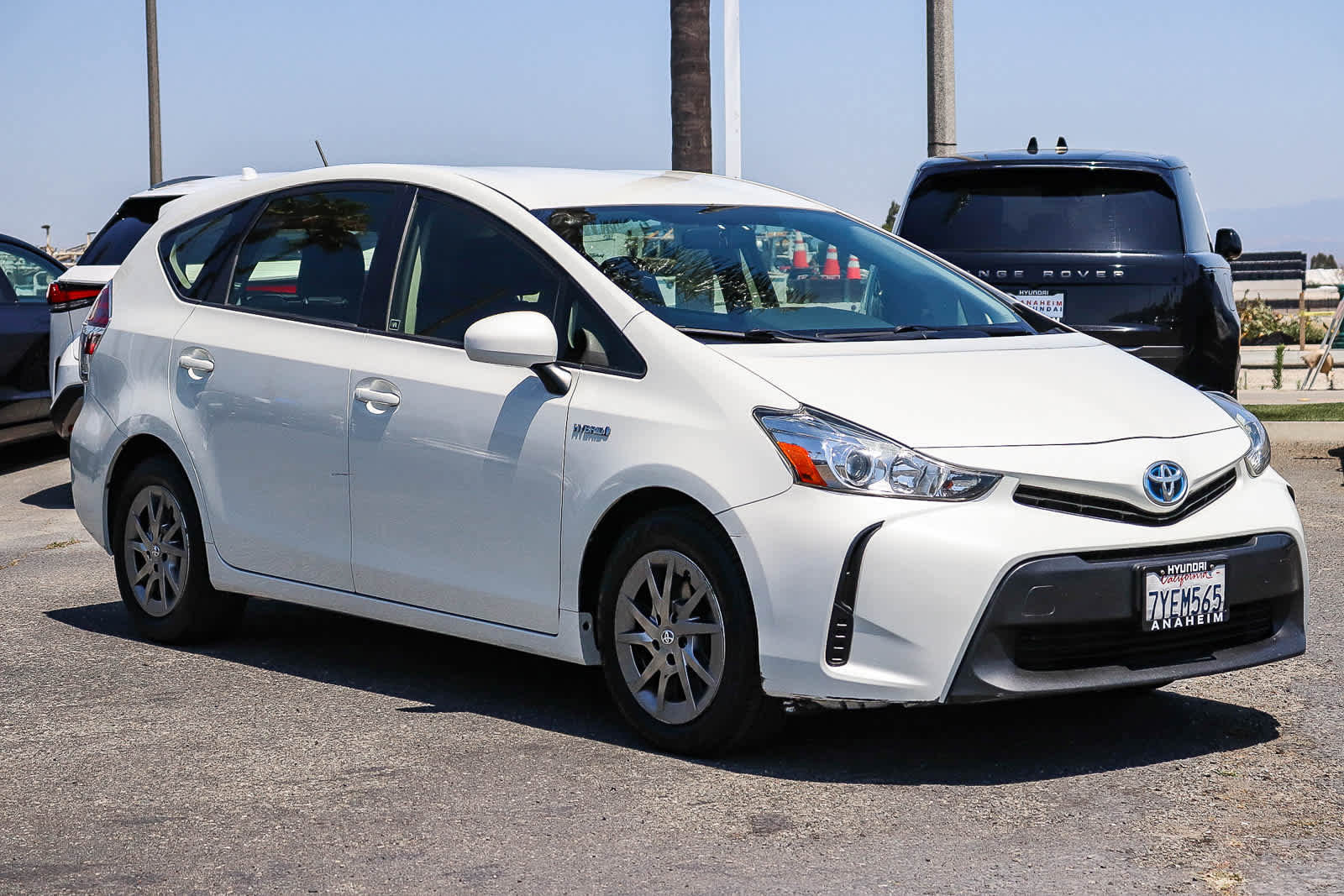 Used 2017 Toyota Prius V Two FWD image 3