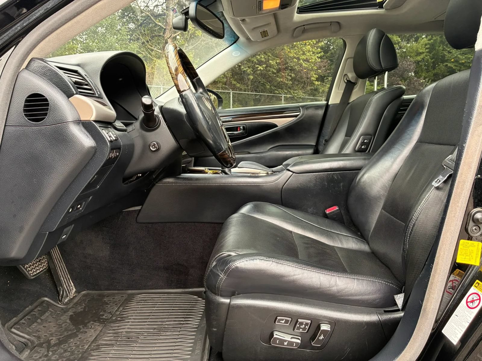 Used 2013 Lexus LS 460 L w/ All-Weather Pkg RWD image 20