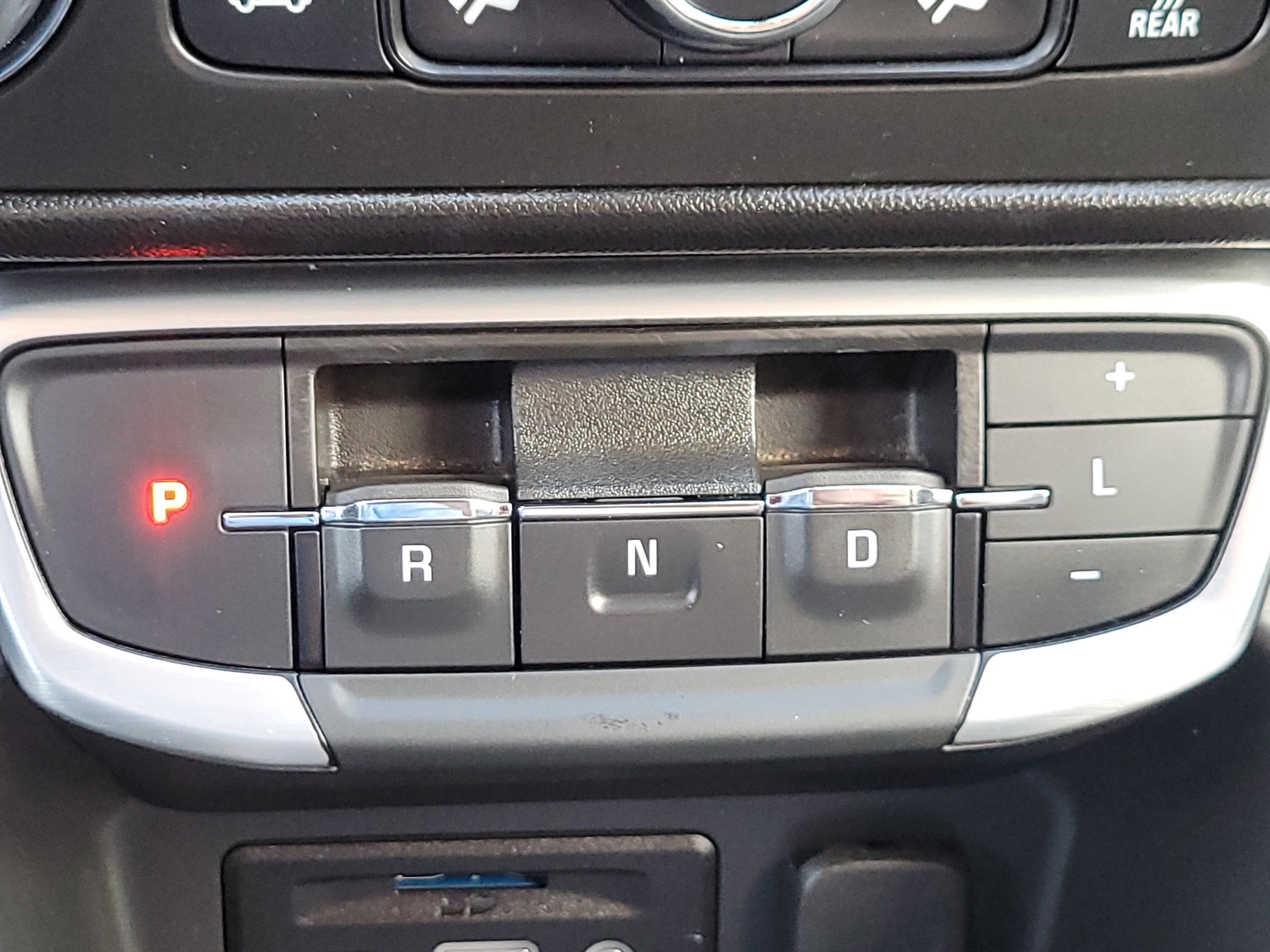 Used 2024 GMC Terrain SLT image 20