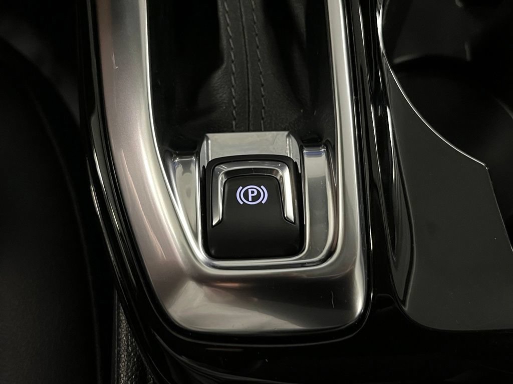 Used 2024 Chevrolet Trax LT w/ Driver Confidence Package FWD image 12
