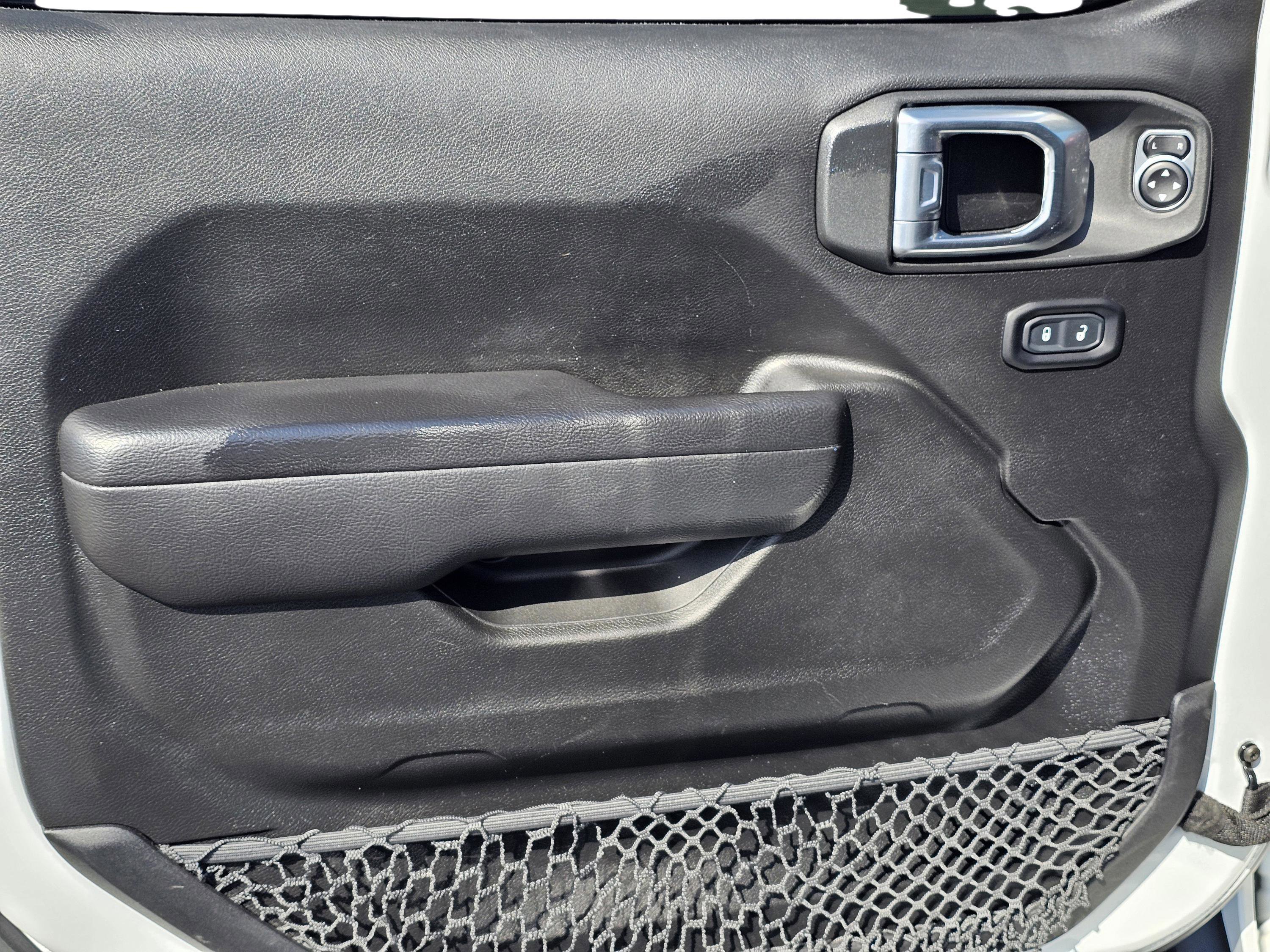 Used 2023 Jeep Wrangler Unlimited Rubicon image 27