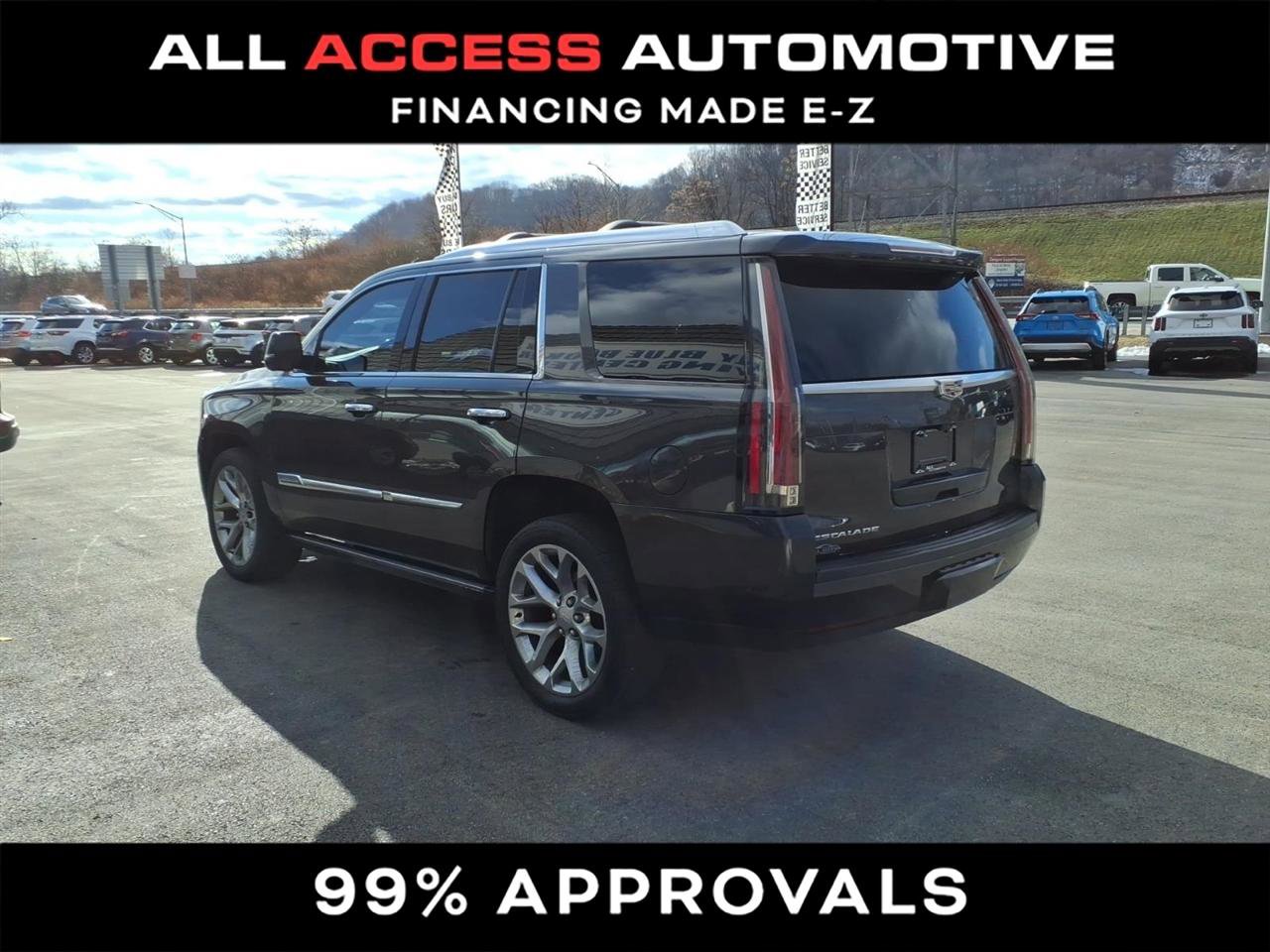 Used 2017 Cadillac Escalade Platinum image 3