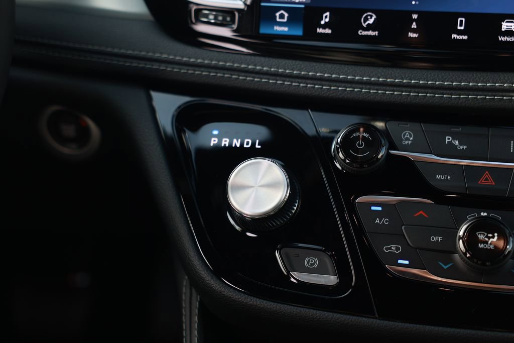 New 2026 Chrysler Pacifica Limited image 27