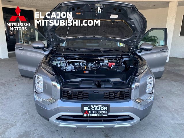 Used 2024 Mitsubishi Outlander SE image 30