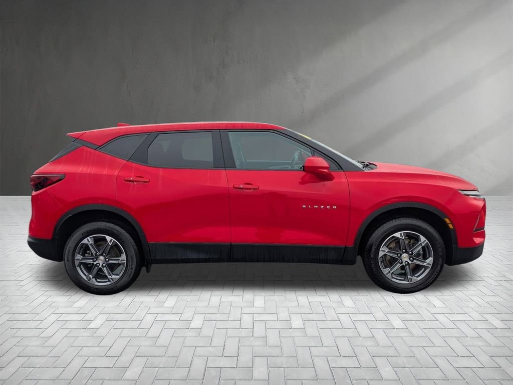 Used 2023 Chevrolet Blazer LT image 9