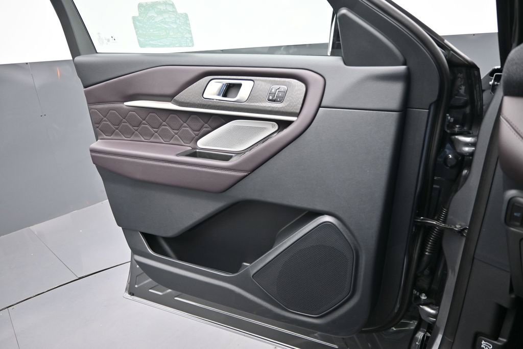 New 2027 Ford Explorer Platinum w/ LUX Leather Package AWD/4WD image 6