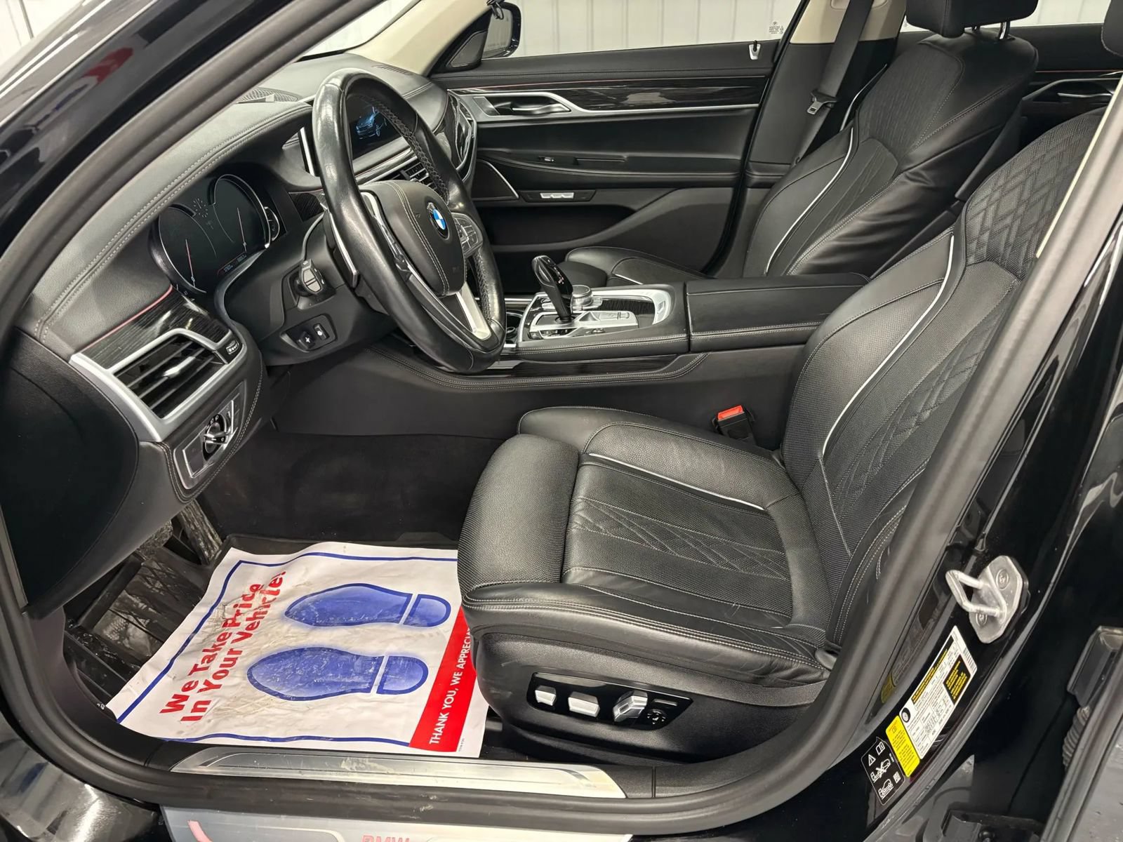 Used 2018 BMW 750i xDrive AWD/4WD image 40