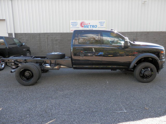 New 2027 RAM 5500 Tradesman AWD/4WD image 9