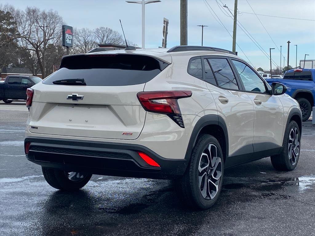 New 2026 Chevrolet Trax RS w/ Sunroof Package image 3