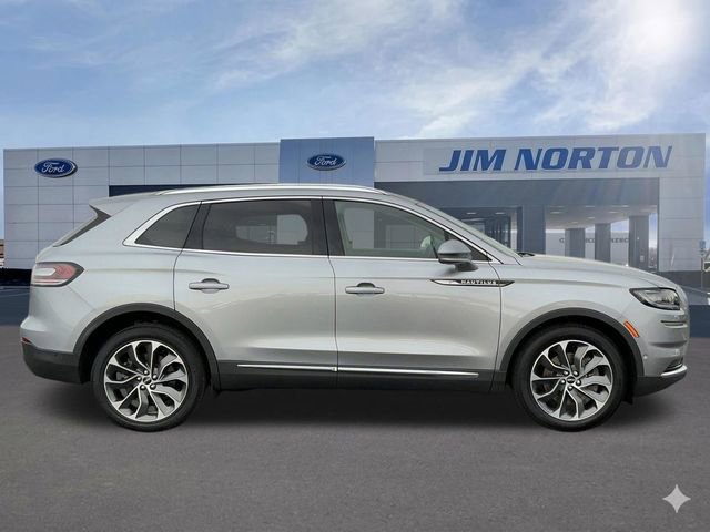 Used 2022 Lincoln Nautilus Reserve image 3