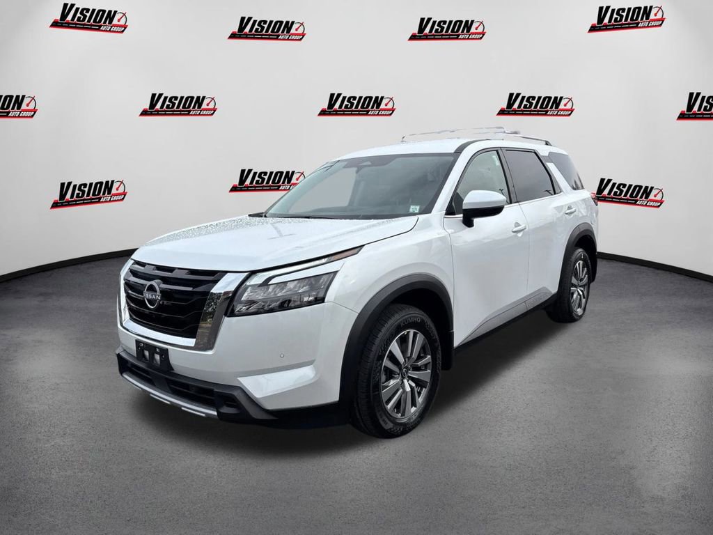 New 2025 Nissan Pathfinder SL image 1