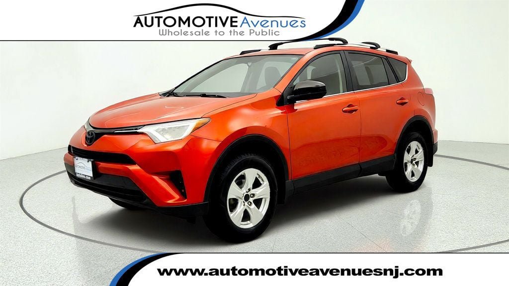 Used 2016 Toyota RAV4 LE FWD image 1