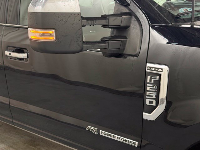 Used 2022 Ford F250 Platinum w/ FX4 Off-Road Package AWD/4WD image 9