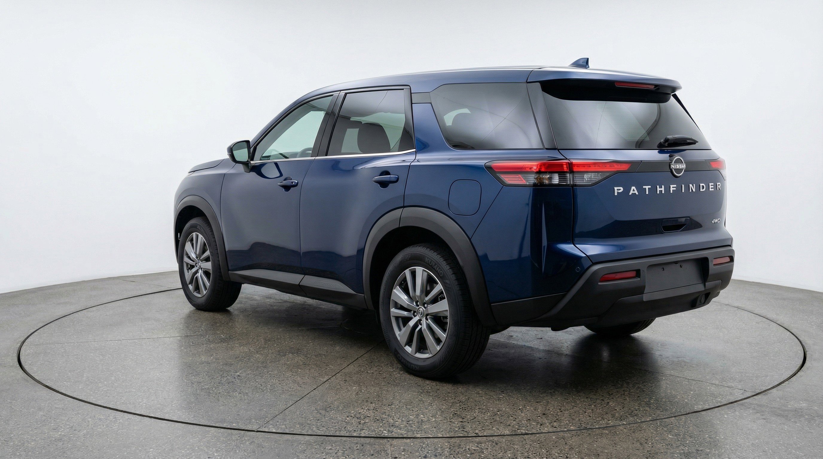 Used 2025 Nissan Pathfinder SV image 6