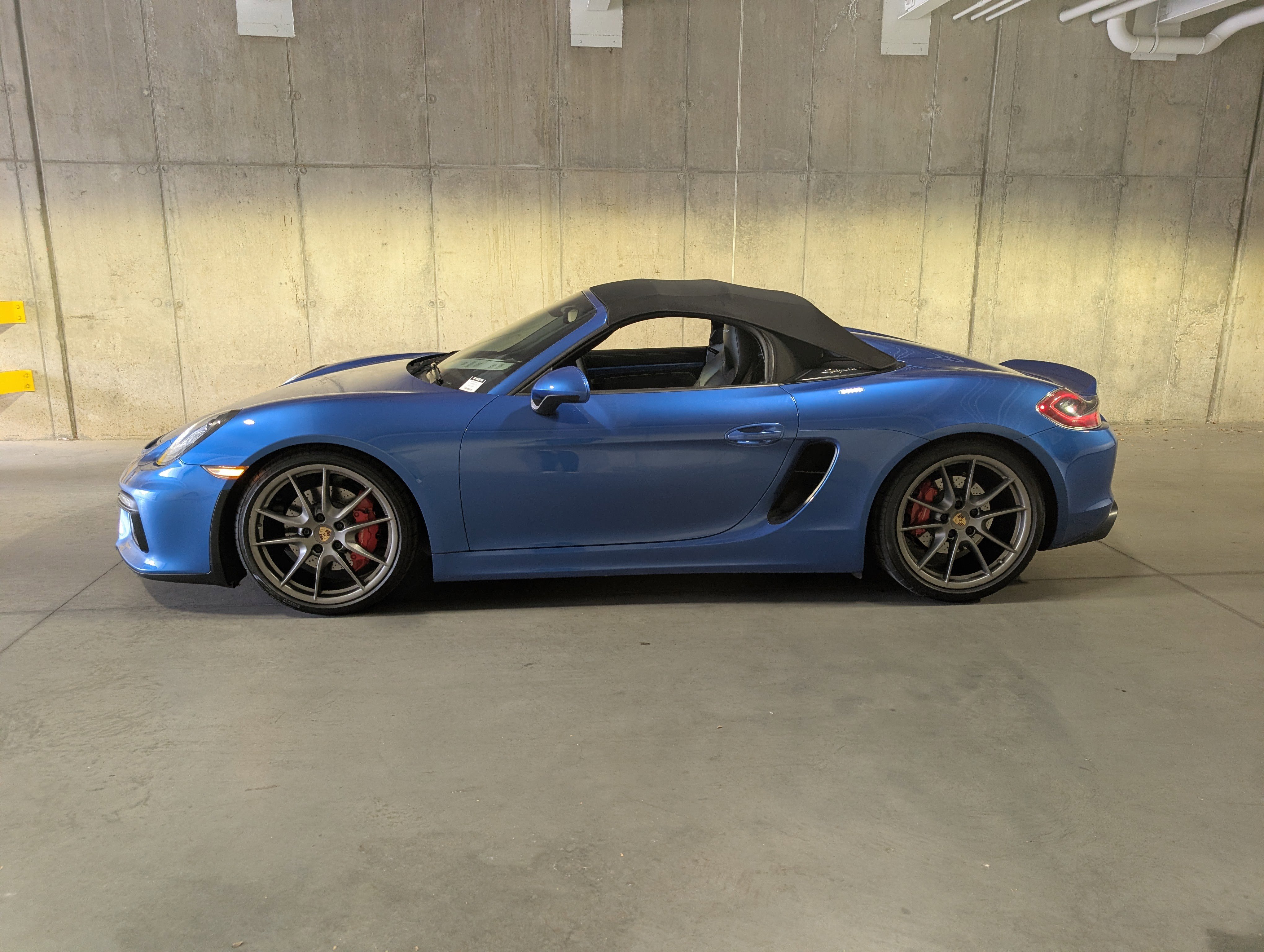 Used 2016 Porsche Boxster Spyder image 2