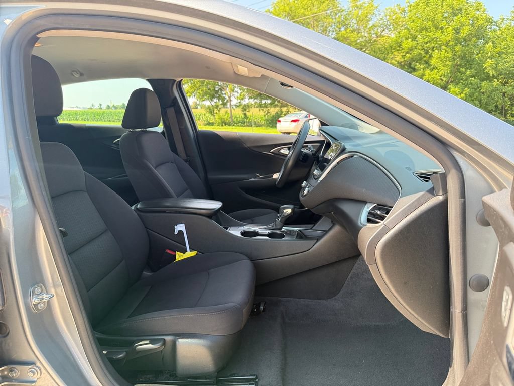 Used 2024 Chevrolet Malibu LT FWD image 39