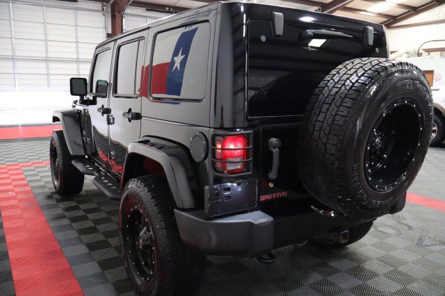 Used 2017 Jeep Wrangler Unlimited Sahara w/ Connectivity Group AWD/4WD image 25