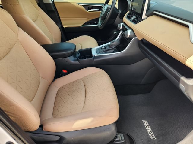 Used 2025 Toyota RAV4 XLE w/ Convenience Package AWD/4WD image 14