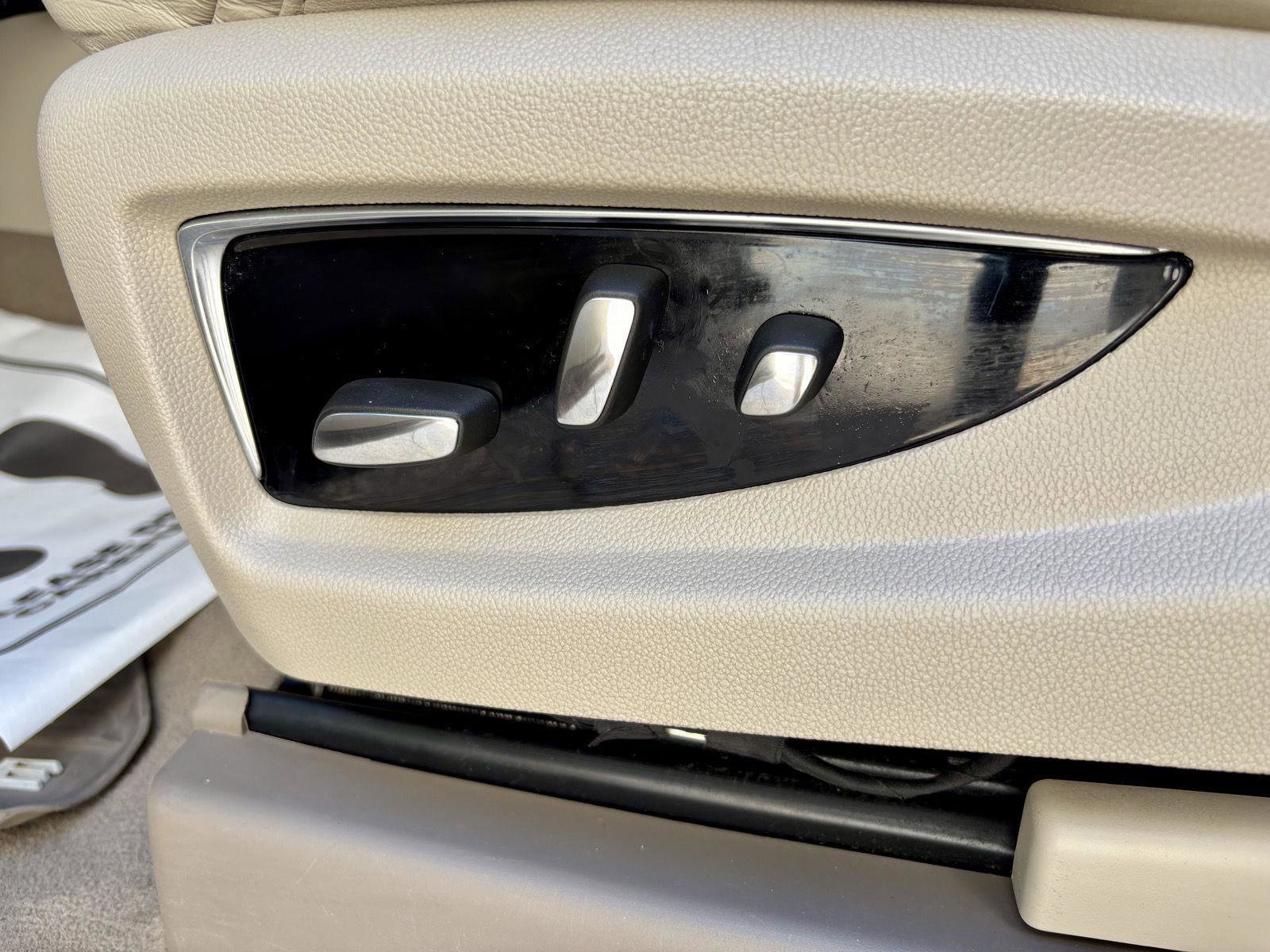 Used 2015 Cadillac Escalade ESV Premium image 25