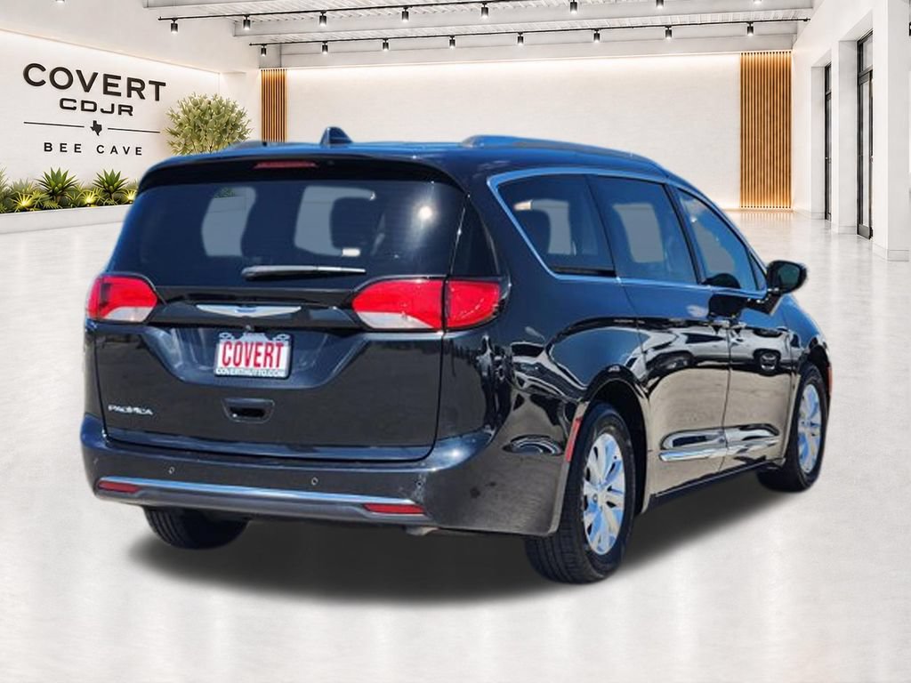 Used 2019 Chrysler Pacifica Touring-L w/ Advanced Safetytec Group FWD image 10
