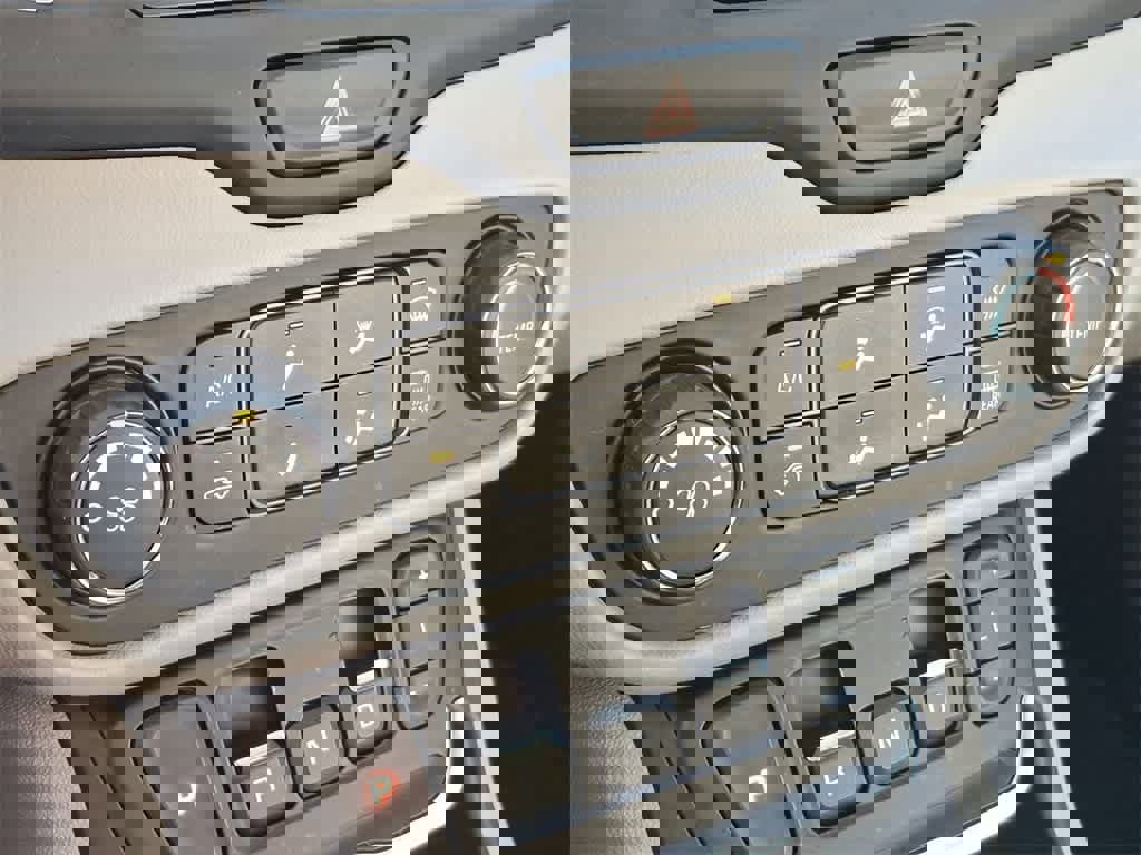 Used 2020 GMC Terrain SLE image 25