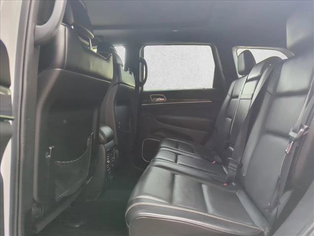 Used 2017 Jeep Grand Cherokee Overland w/ Jeep Active Safety Group AWD/4WD image 23