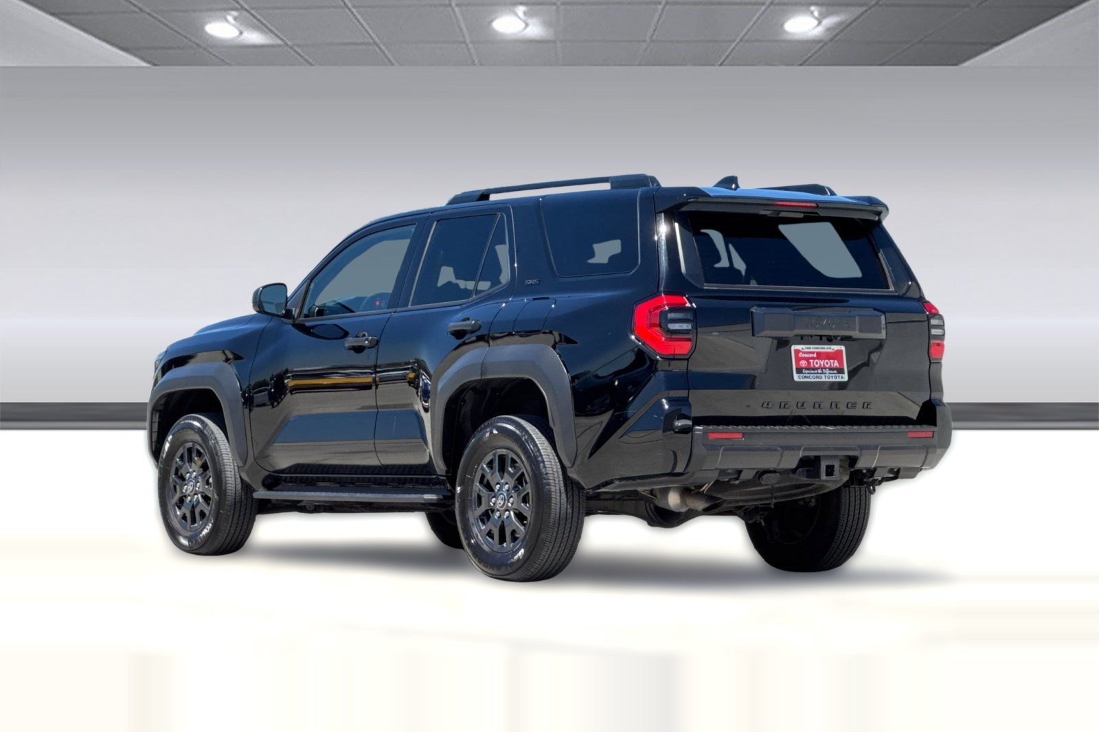Certified 2025 Toyota 4Runner SR5 AWD/4WD image 3