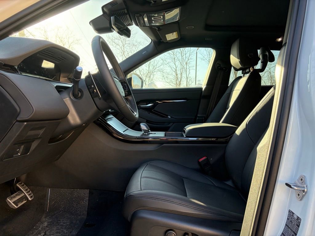 New 2026 Land Rover Range Rover Evoque Dynamic SE image 11