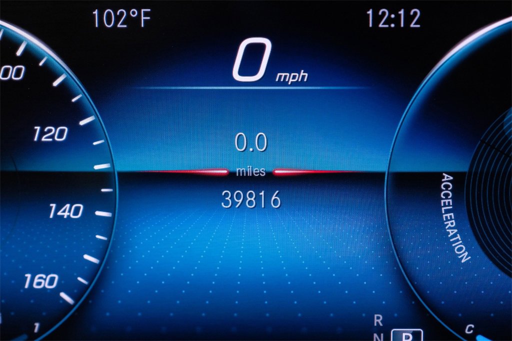 Used 2020 Mercedes-Benz GLB 250 w/ Premium Package image 19