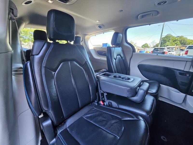 Used 2021 Chrysler Pacifica Touring-L FWD image 81